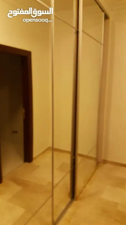 شقه مع روف مميزه للبيع
