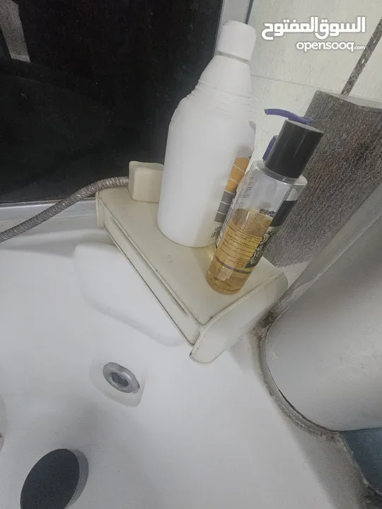 جاكوزي حديث وكبير للبيع بسعر رخيص