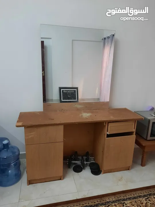 Used Wooden Dressing Table with Mirror 15 rial Only (Negotiation)