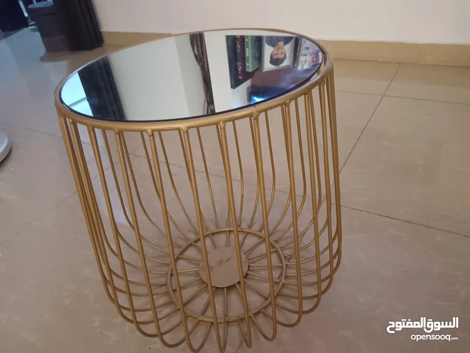 طاولات وسط وفرن كهربا للبيع