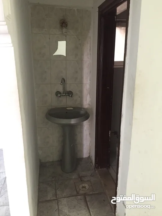 شقه غير مفروشه للايجار