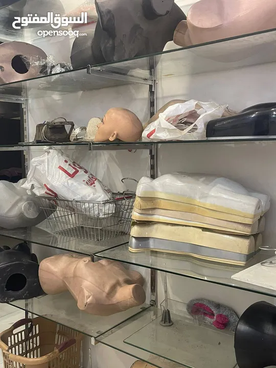 فاترينت وملكانات وستاندات ورفوف للبيع في نابلس