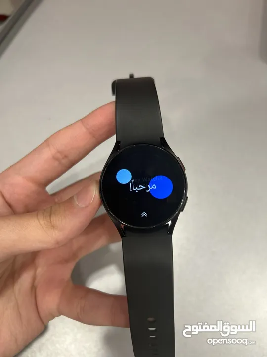 ساعة سامسونق جالكسي 4  مع الشاحن حاله ممتازه شبه جديد  Samsung galaxy watch 4