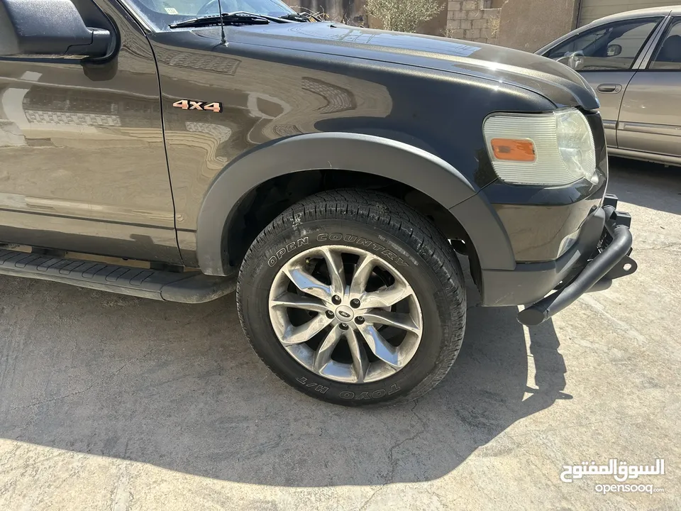 فورد اكسبلورر 4x4 2008 ترخيص منخفض سنة كامله جنطات اصليه فورد 20 انش اطارات تويو جديدة رقم مميز