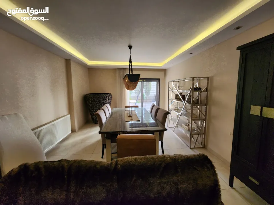 شقة مفروشة مع تراس للايجار في عبدون - 14200