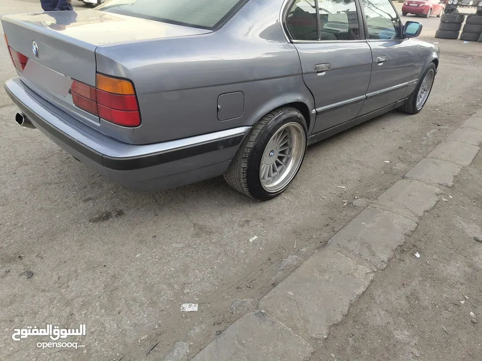 سياره 520للبيع جنط البينا معرض فتحه كهربا قير عادي  متور2000 السياره حيلها صلاة النبي