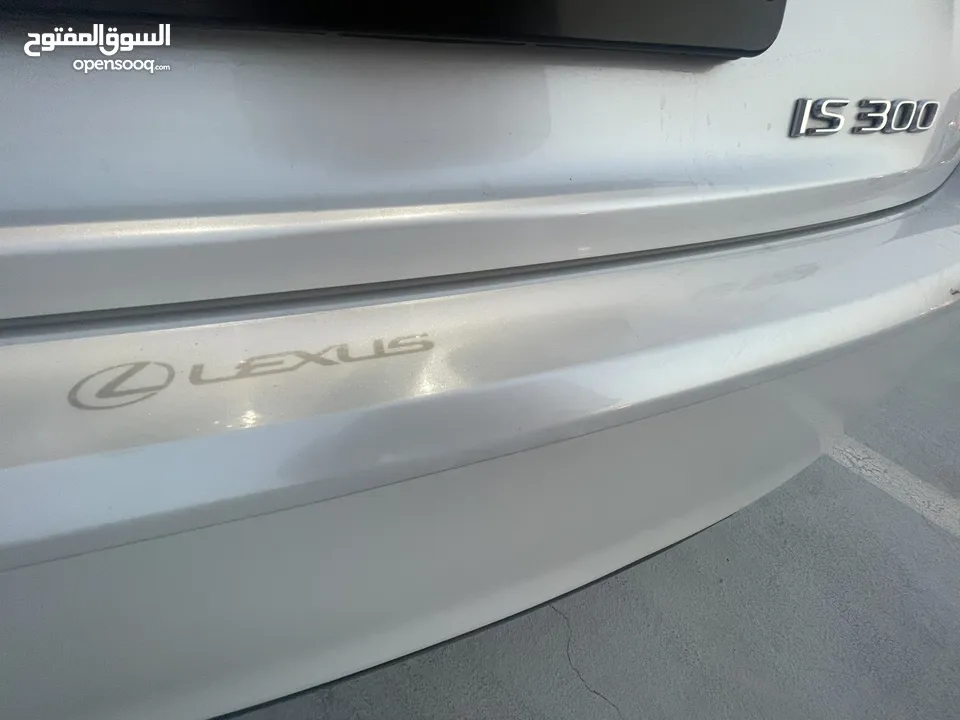 Lexus IS 300 2018 لكزس اي اس نظيفة جداً