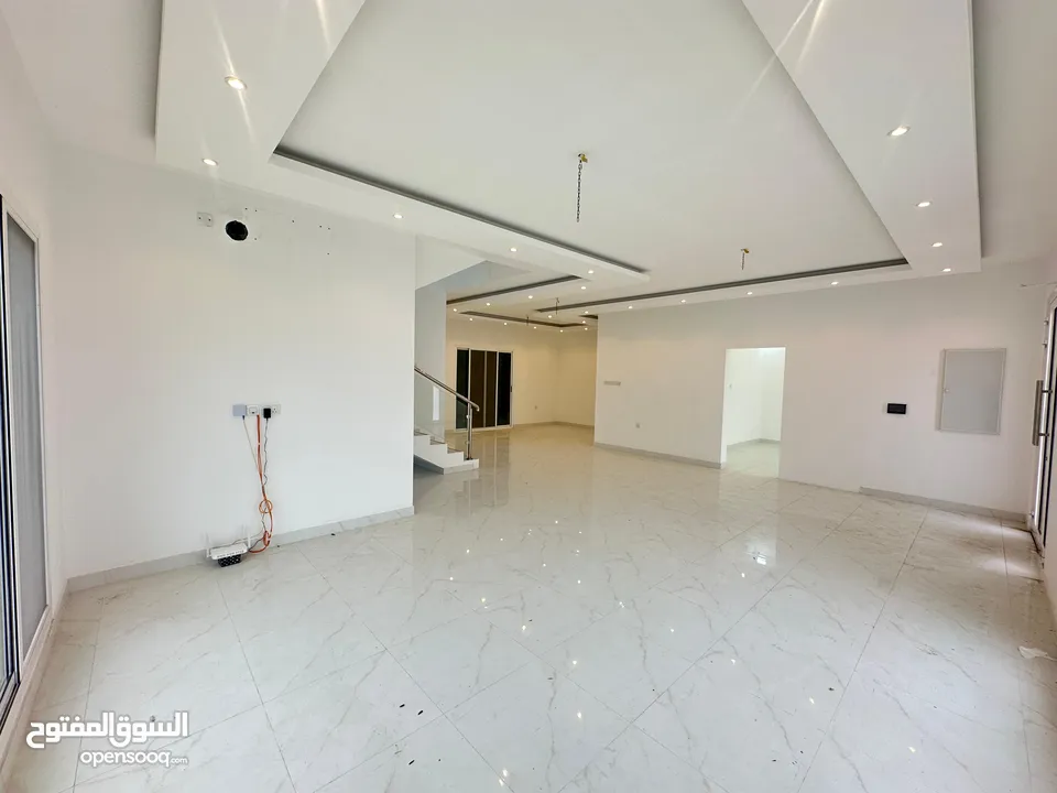 للإيجار فيلا في جو (راس حيان)  Villa for rent in Ras Hayyan