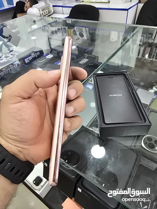 Samsung S21 شرق الاوسط بحالة ممتازة
