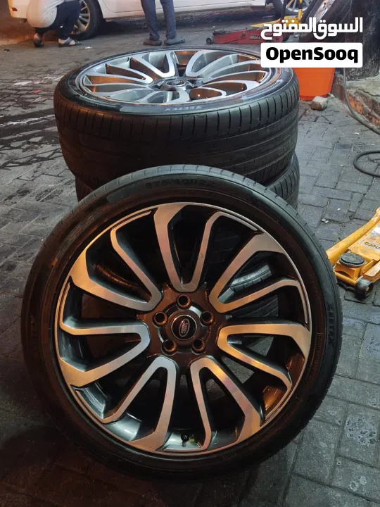 Rangerover alloy wheels FOR SALE with tyre thailand year 2024