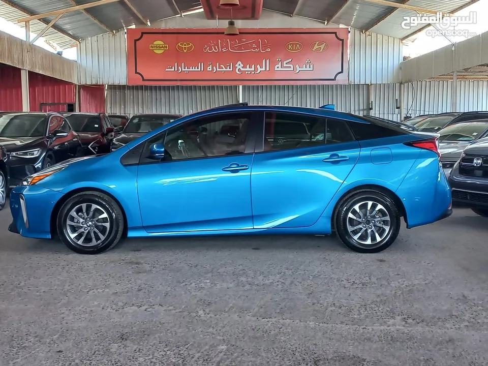 TOYOTA PRIUS HYBRID LIMITED 2022(تويوتا بريوس ليمتيد هايبرد 2022 )