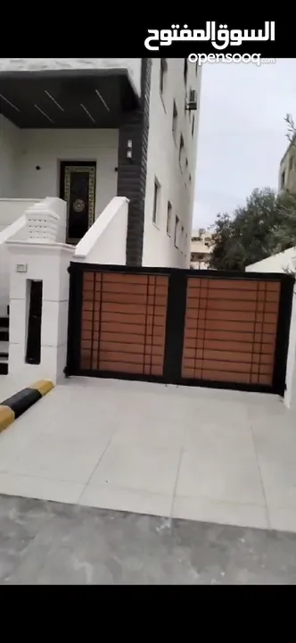 شقة فاخرة 145m للبيع في ارقى مناطق اربد  الحي الشرقي...حي الروضه