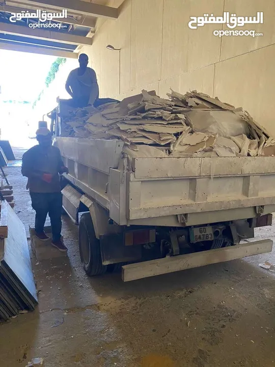 قلاب مع عمال  للهدد وازالة  الطمم ونقل  جميع مواد البناء باسعار مناسبه وباسرع وقت