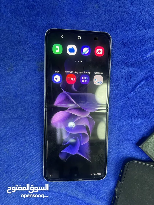 Z Fold 3 256GB Ram8  الجهاز وكاله فقط مشعور الباك الخلفي مكفول قابل للتفاوض