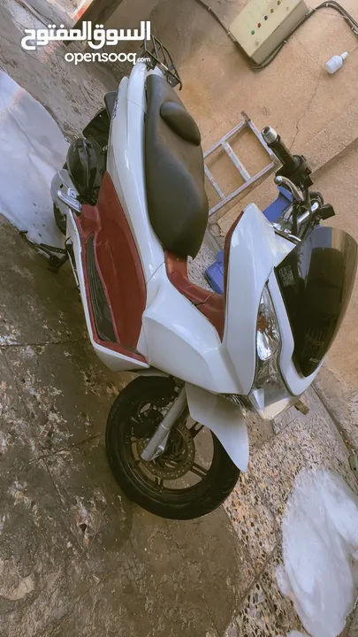 دراجه PCX ياباني