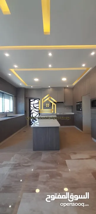 شقة فاخرة - ضاحية النخيل - 4نوم - 225م - ارضية - ترس بإطلالــــه مميزه - قرب الخدمات