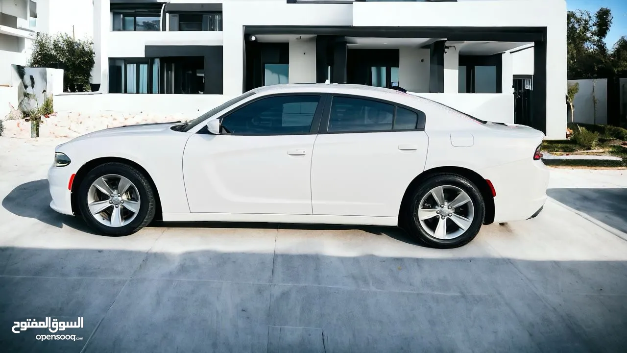 AED 840 PM  DODGE CHARGER 2017  3.6L V6  GCC