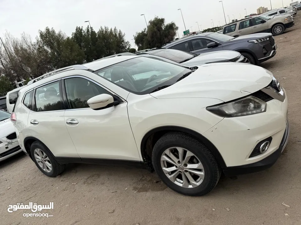 White Nissan X-Trail 2017 Model - Lady Driven Car.