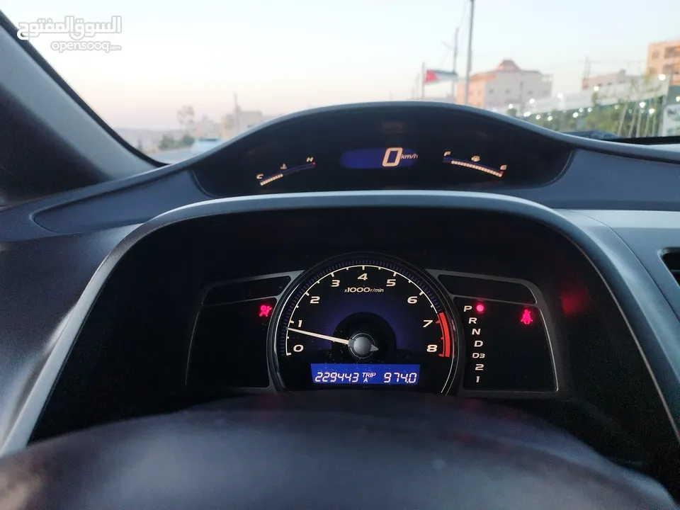 هوندا سيفيك 2006 بنزين للبيع في عمان 2006 Honda Civic V-Tech 1.8 L for Sale in Amman