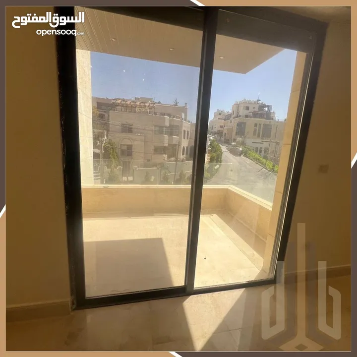 شقة طابق الثاني للبيع في عبدون بالقرب من دير الزور بمساحة 200م