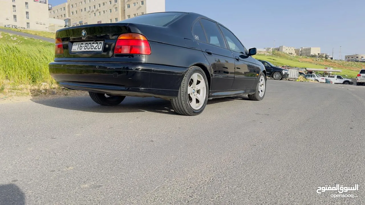 بي ام دابليو 520iA e39