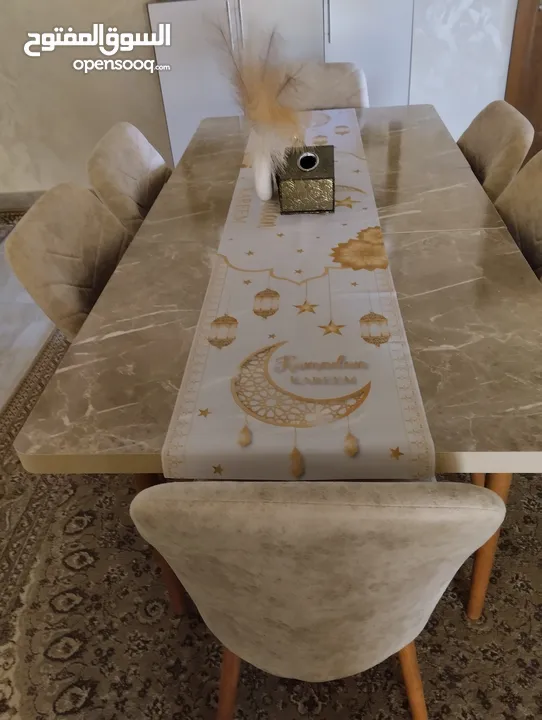 طاولة سفره رائعه 6 كراسي