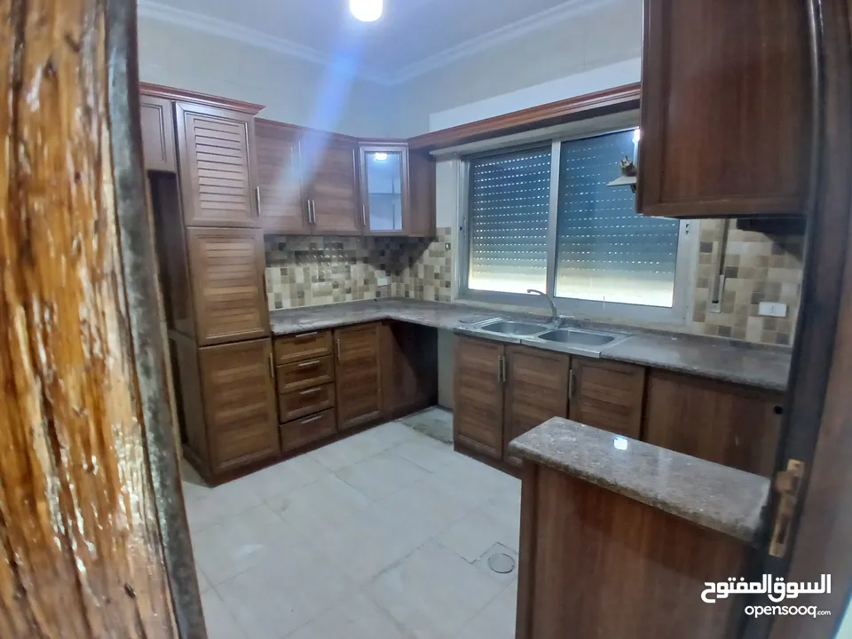 شقه فارغه للإيجار الجبيهه