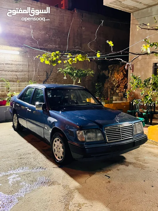 مرسيدس بطة W124