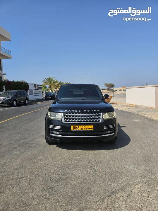 Land Rover/Black/Clean and Beautiful