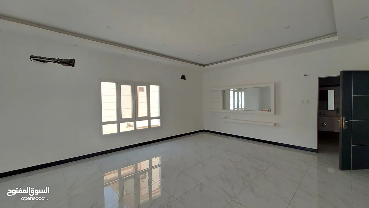 6 Bedrooms Villa for Sale in Al Maablilah REF:1034AR