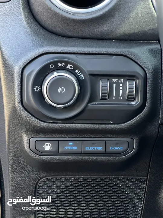 Jeeb rubicon hybrid جيب روبيكون هايبرد  فل اضافات  Plug in hybrid