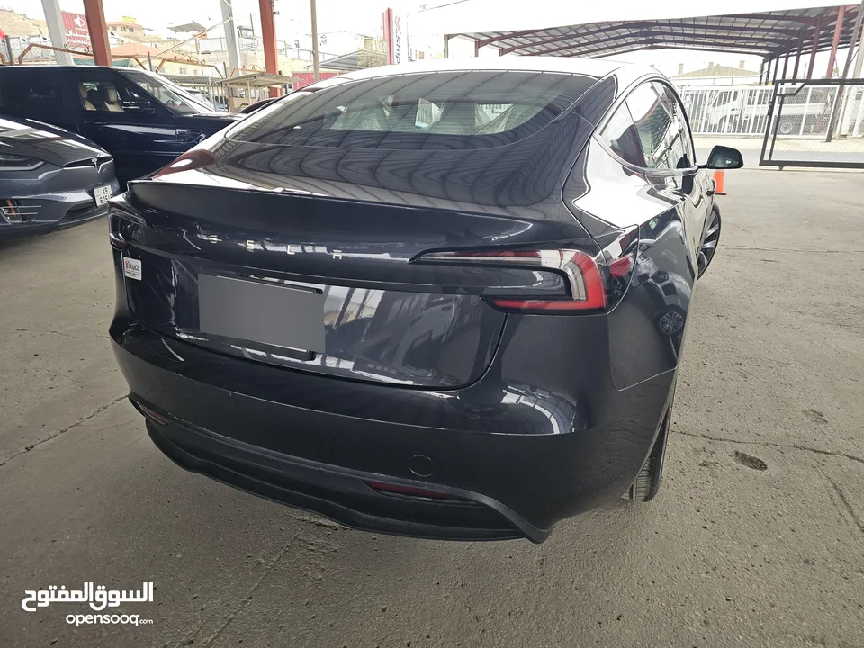 Tesla 3 2024