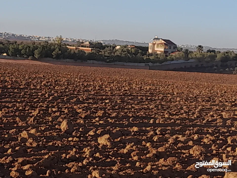 اراضــي للبيــع في مادبـــــا حوارة مفروزة سكن أ  وزراعي مميزة مستوية باسعار مناسبة