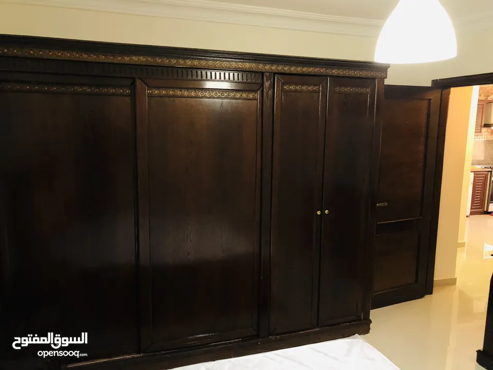 شقة مفروشة ومكيفة بالكامل للإيجار  اثاث نظيف جداً