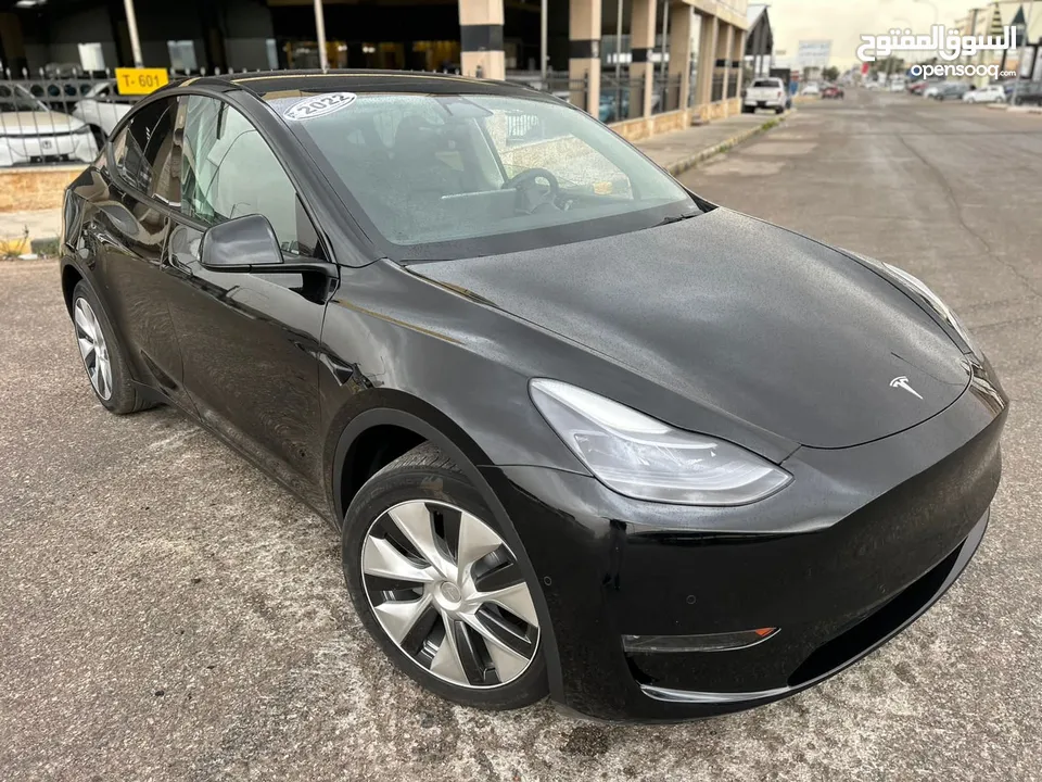 TESLA MODEL Y 2022 LONG-RANGE DUAL MOTOR-7 Seats  (سبع مقاعد)