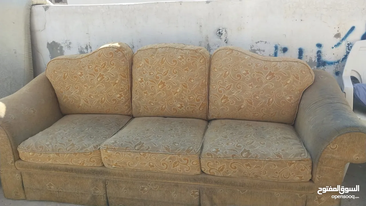 طقم كنب 7 مقاعد مستعمل في حالة جيدة