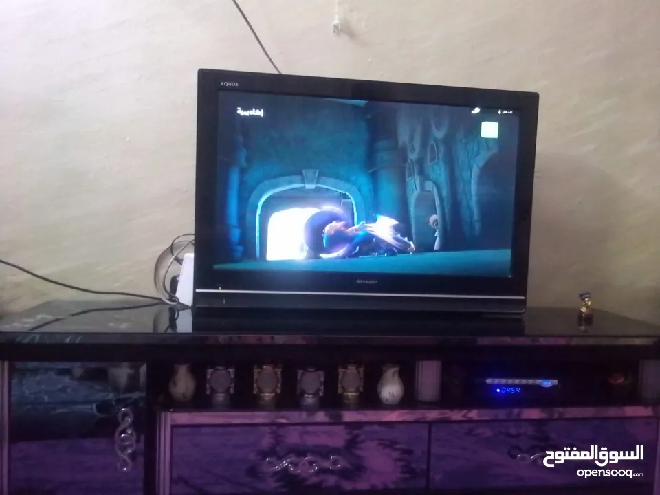 شاشه شارب 32 بوصه بحاله ممتازه وعلى الفحص