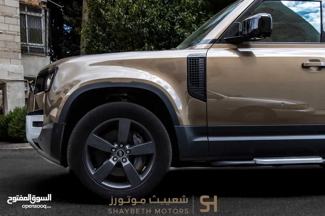 Land Rover Defender 2022 Plug in hybrid Black package