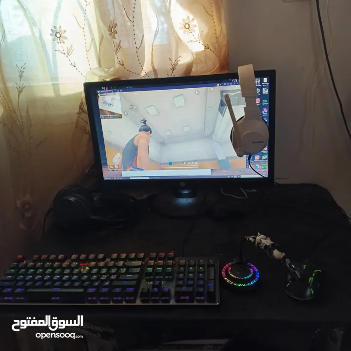 جهاز كمبيوتر بسعر حرق