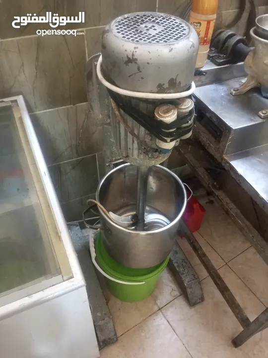 عده مطعم كامله