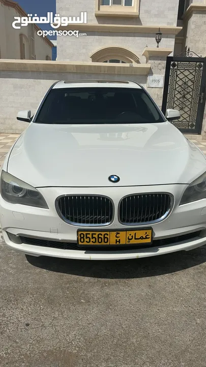 سيارة BMW 740Li  مستعملة للبيع، استعمال شخص واحد تاريخ الشراء ابريل 2012 من وكالة عمان، ب3 الف ريال