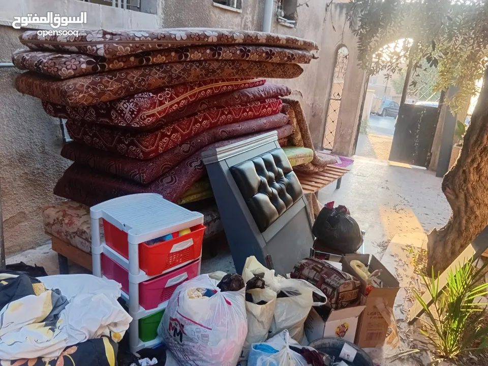 نشتري جميع انواع الاثاث المستعمل والخردوات والنثريات