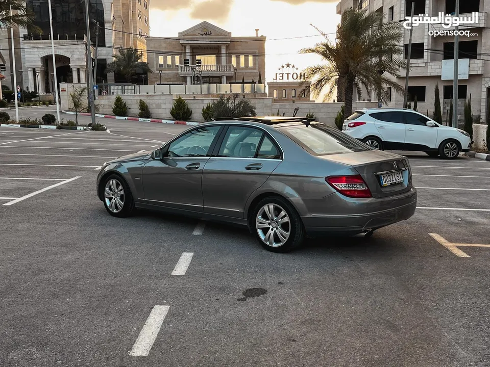 #MercedesBenz C200 2010