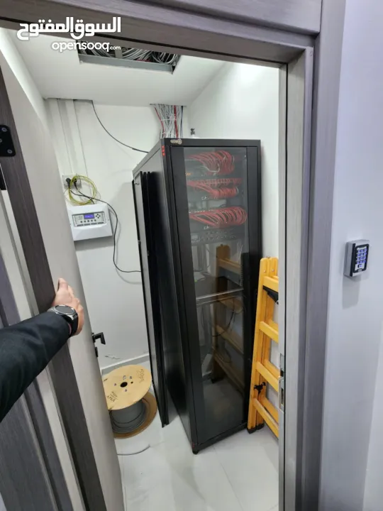 مكتب فخم للإيجار أو البيع