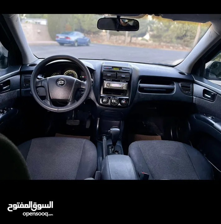 كيا سبورتج 2005 للبيع ب5500 قابل للتفاوض بشكل بسيط.