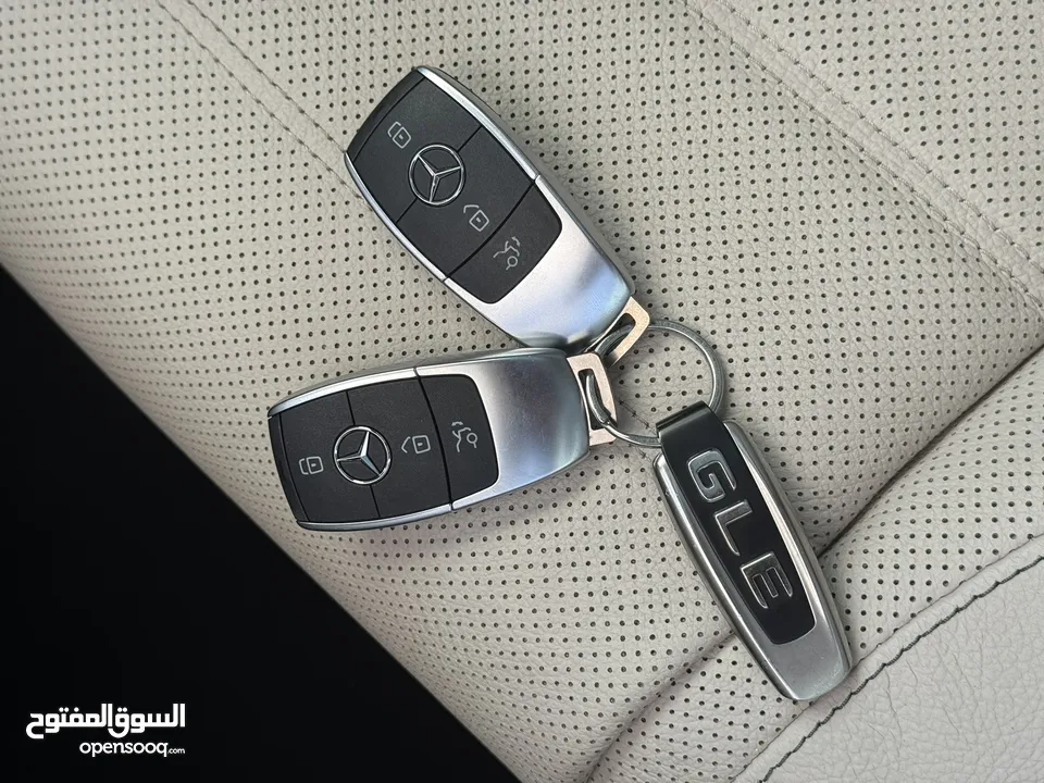مارسيدس GLE 350e ترخيص 2022 محرك 2000 هايبرد plug in/يقطع على الشحنه 99 كيلو متر