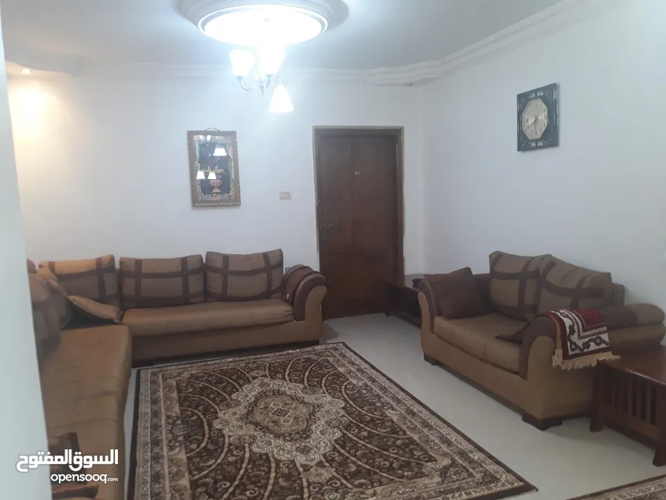 شقه للبيع اربد دوار العيادات