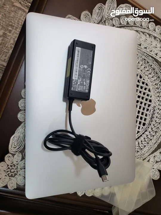 ماك بوك برو m2 2022 بحالة وكالة - macbook pro m2 2022