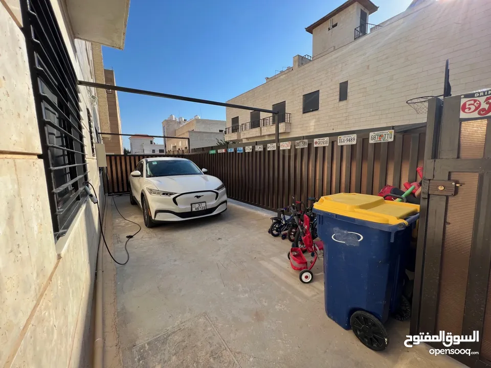 2 APARTMENTS 175M EACH WITH 450 M OUTSIDE IN DABOUQ.