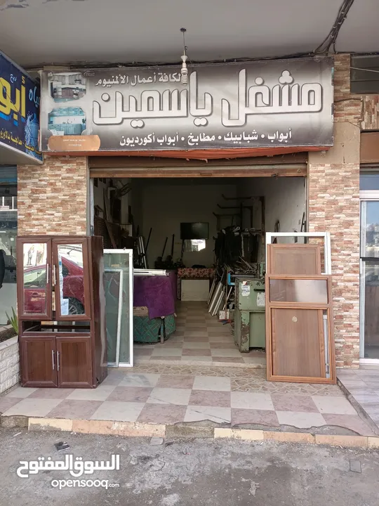 مخزن تجاري للبيع في منطقة عبين